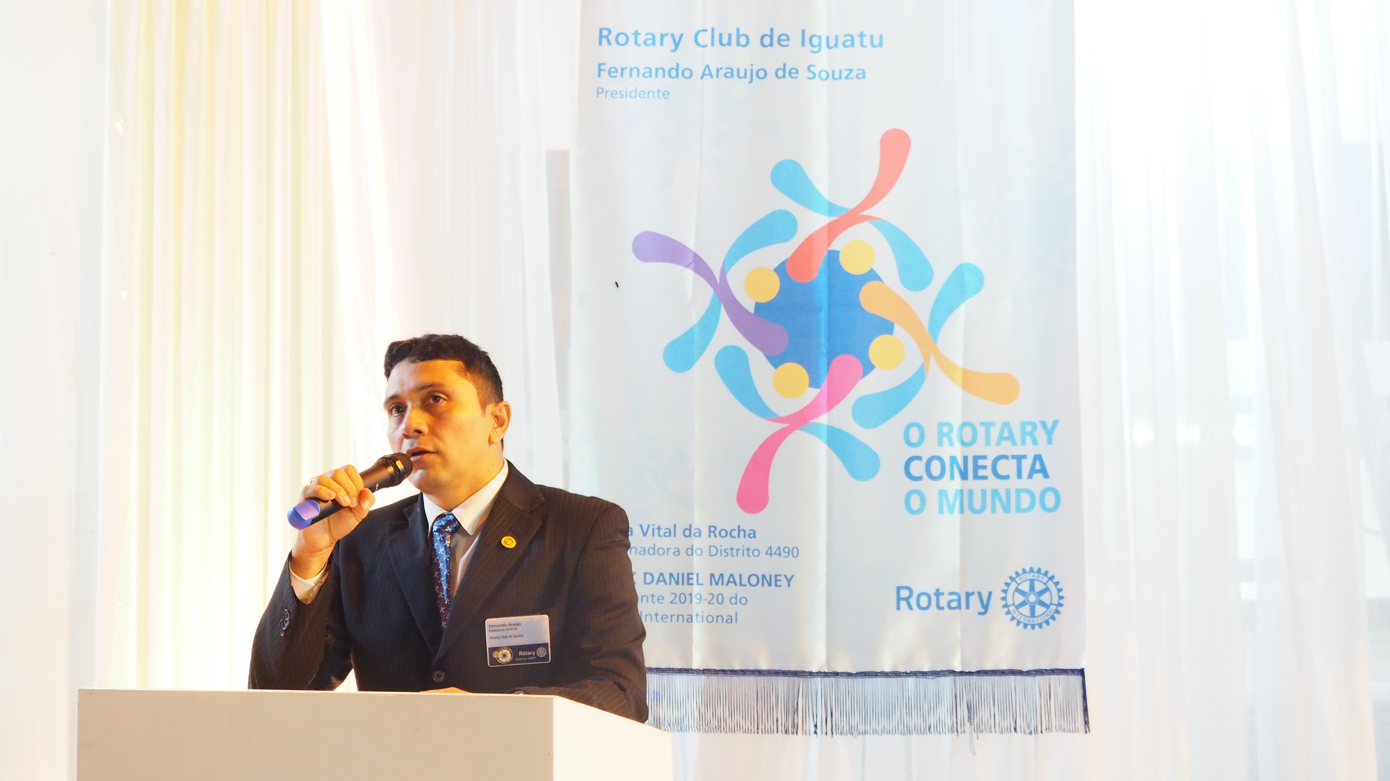 Fernando Araújo empossado presidente do Rotary Club de Iguatu