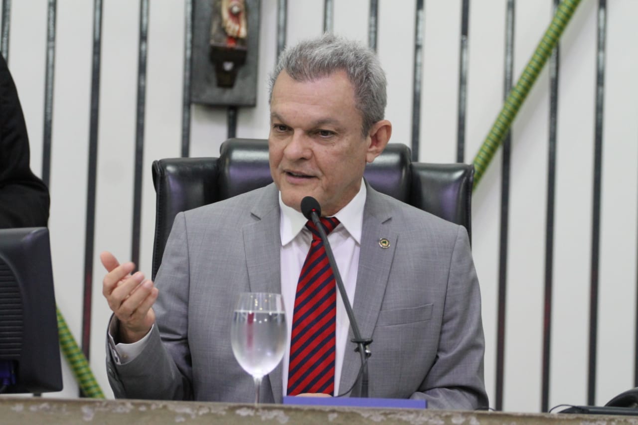 Deputados retomam trabalhos e presidente José Sarto cobra defesa das instituições