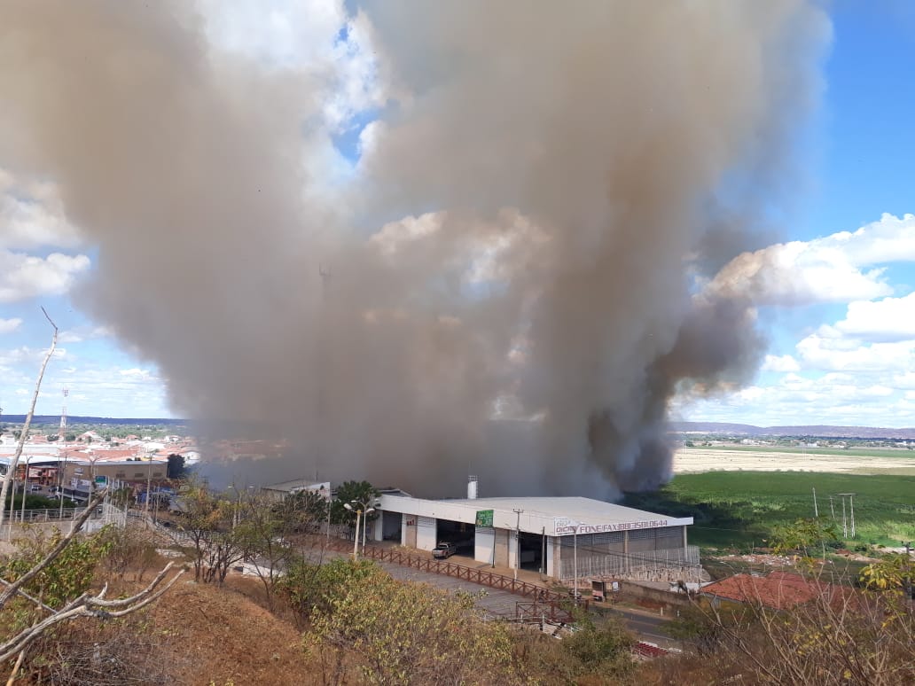 Iguatu vive dia atípico com ocorrências de incêndios