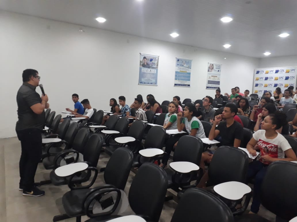 Concurso de Redação da CDL aconteceu na terça, dia do professor