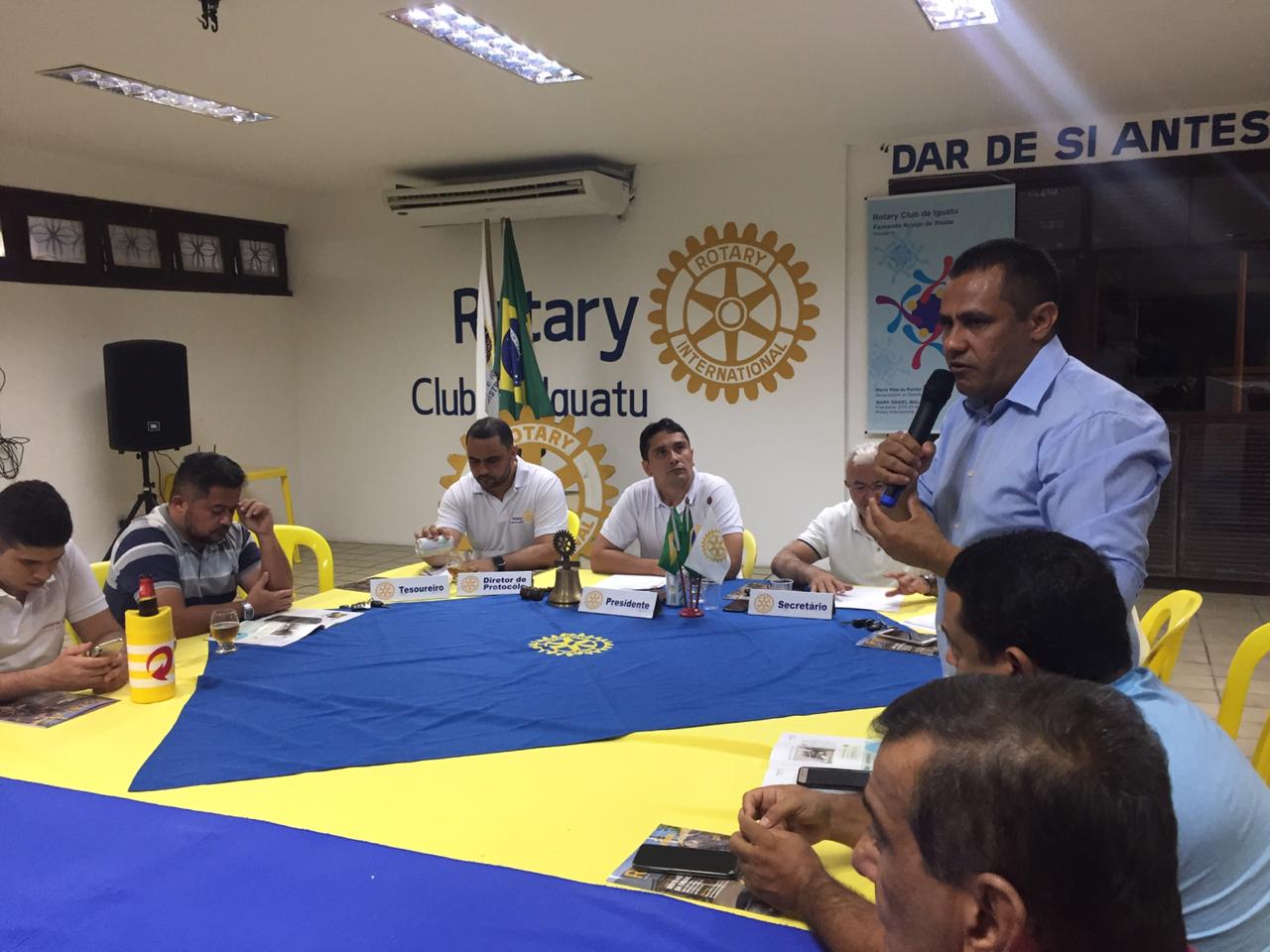 Com presença de secretário, Rotary debate o trânsito da cidade