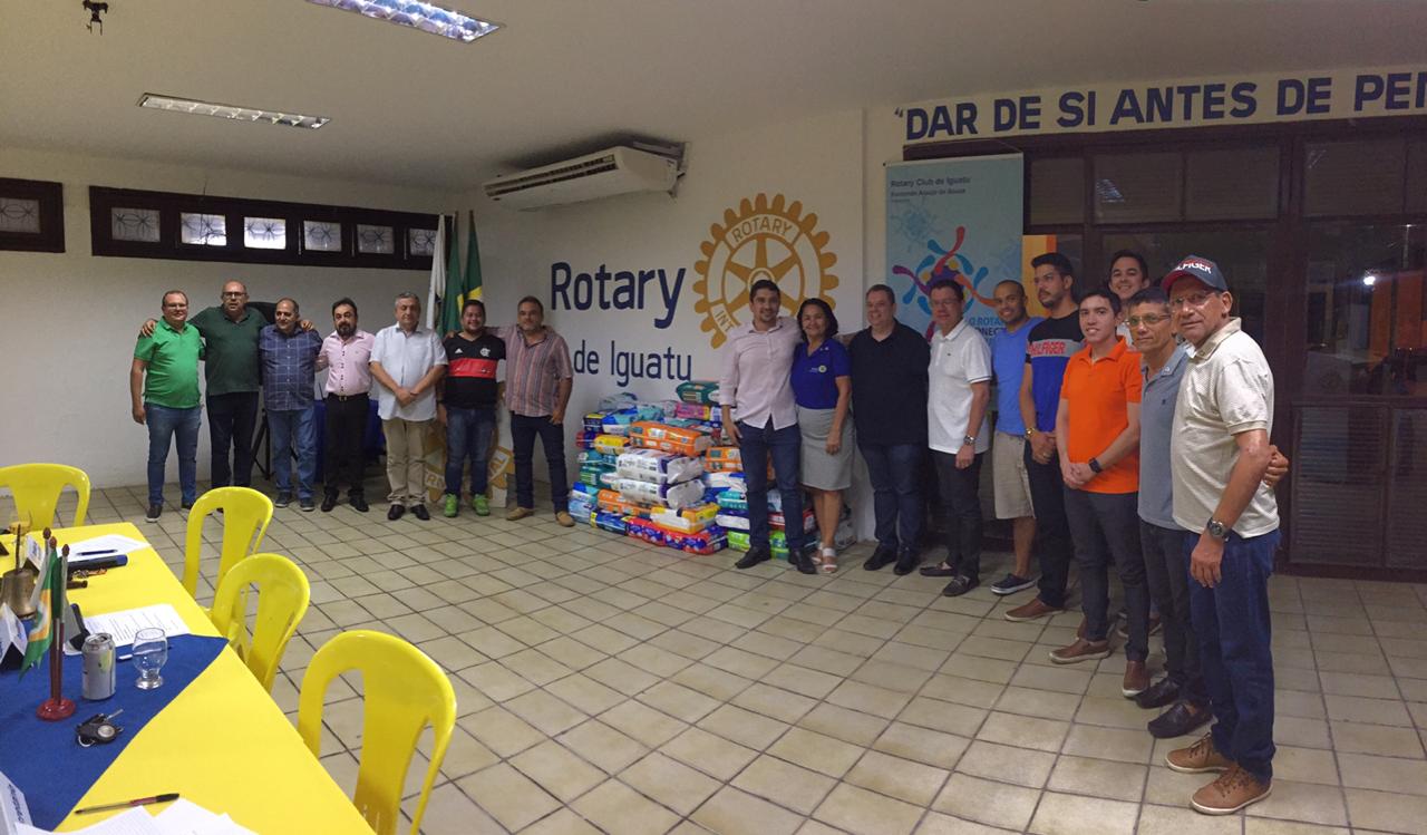 Para manutenção de Banco de Fraldas, Rotary recebe doação de empresário