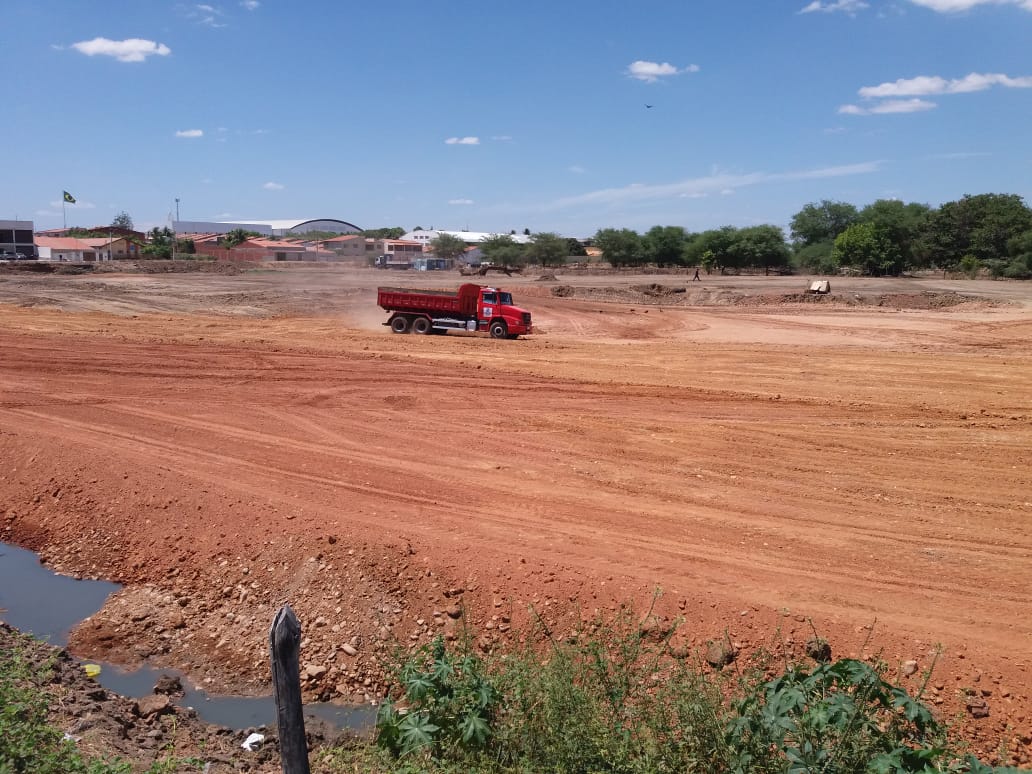 Obra de terraplanagem em suposta área ambiental gera polêmica