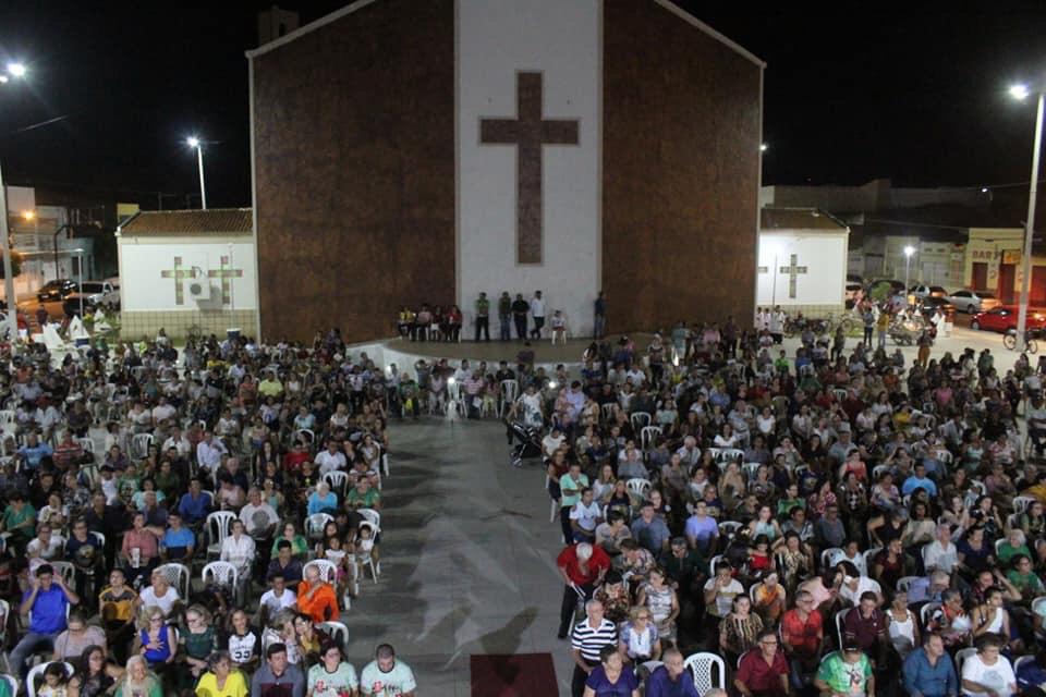 Após 20 anos fechada, fiéis comemoram reabertura da Capela do Prado