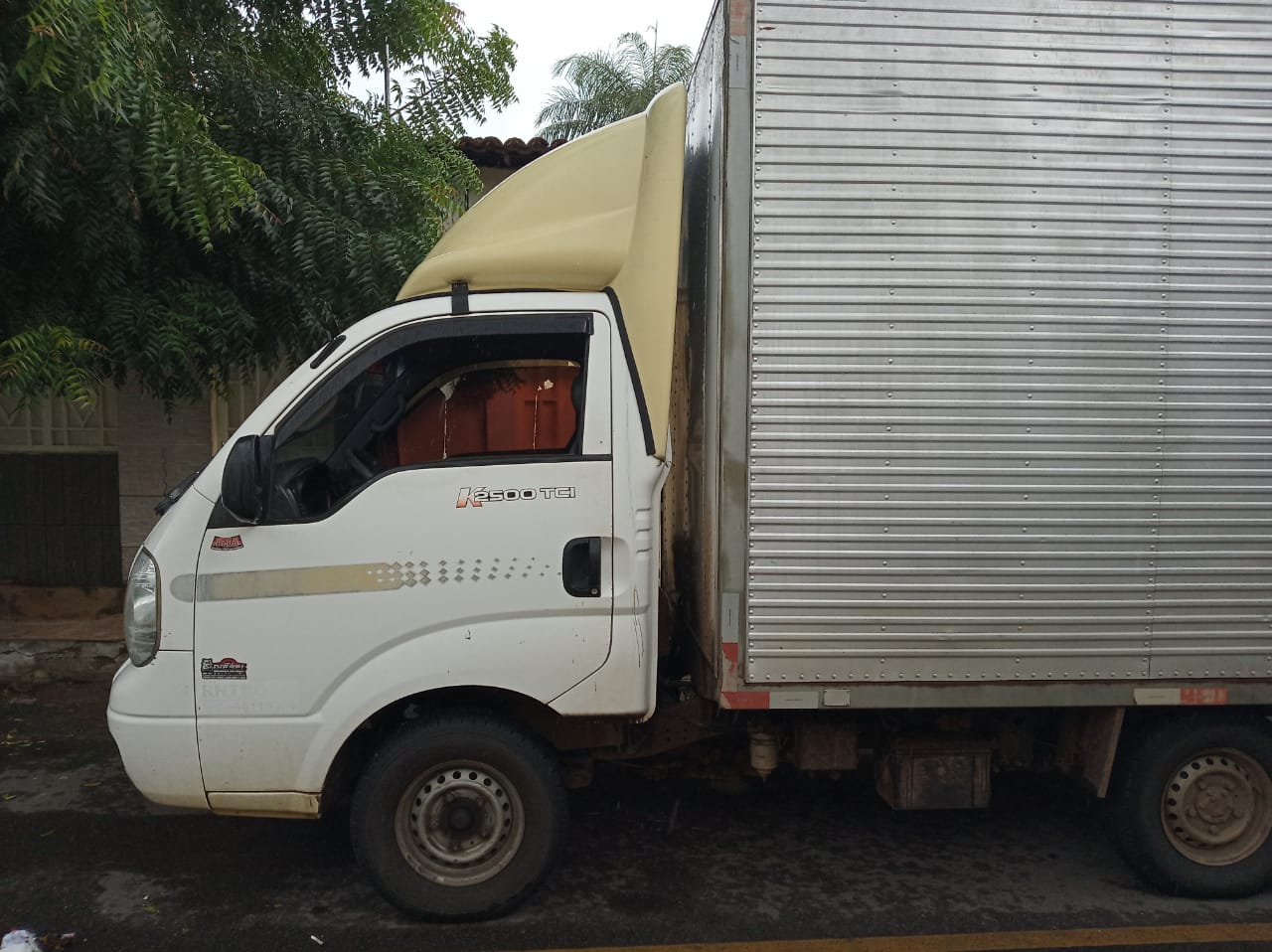 Vigilância interdita comercialização de água em caminhão na cidade de Iguatu