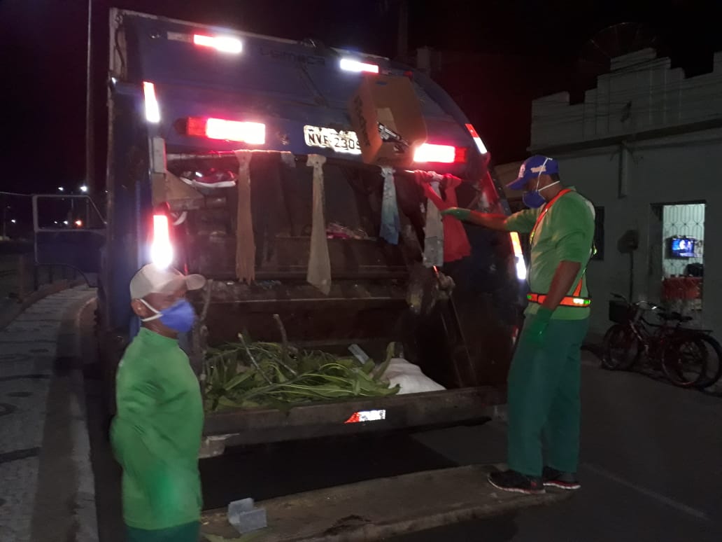 Garis se desdobram para manter coleta e varrição em dia