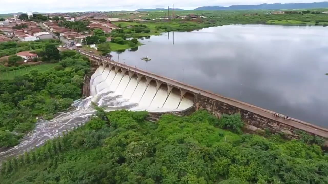 Barragem Dr. Tibúrcio Soares volta a sangrar 9 anos depois