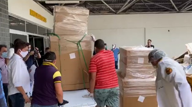 Chega primeira leva de equipamentos da UTI no Hospital Regional de Iguatu