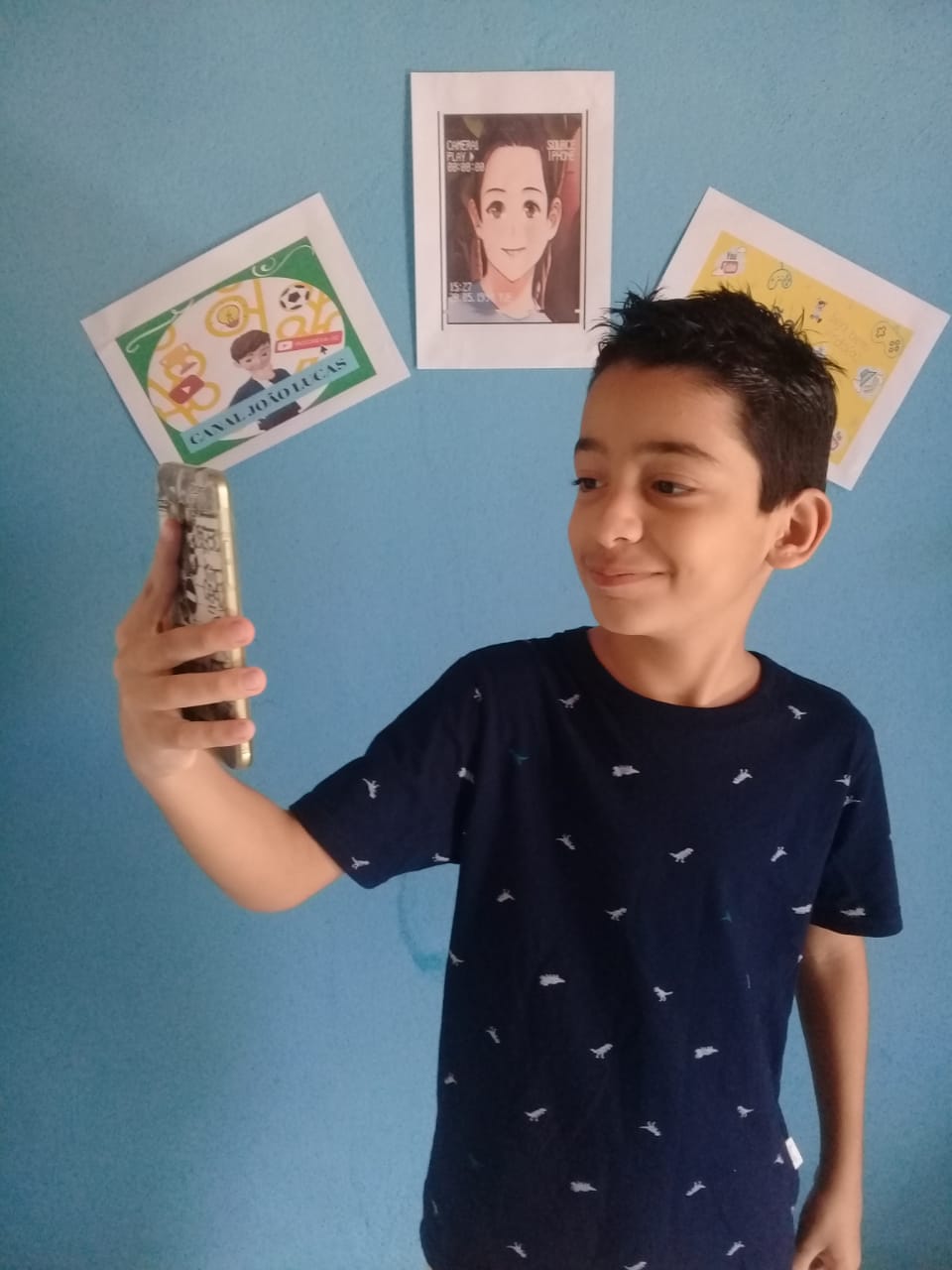 João Lucas, 08, cria canal no Youtube para superar isolamento social