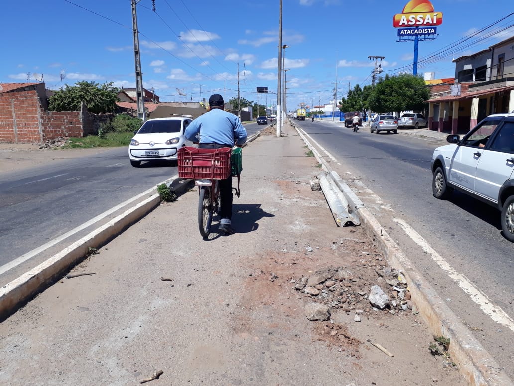 Usuários reclamam descaso com manutenção da Perimetral