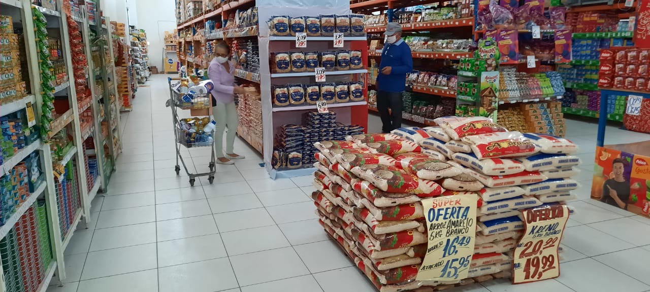 Consumidores reclamam do aumento do preço de alimentos básicos