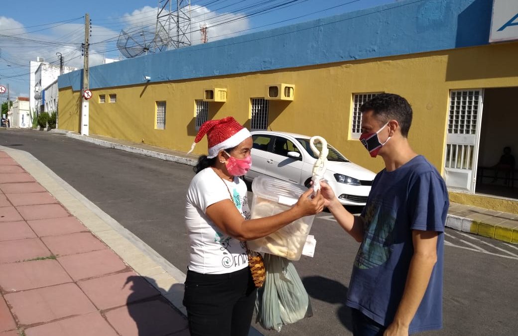 ‘Mulher dos filhós’ tem uma vida dedicada como vendedora autônoma