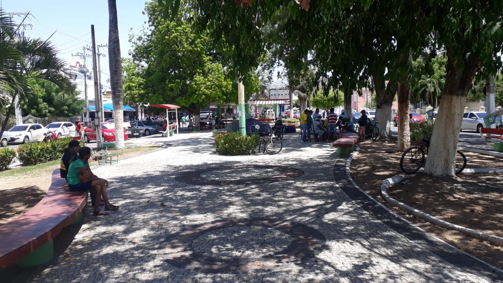 Praça adotada pela CDL é local de entretenimento