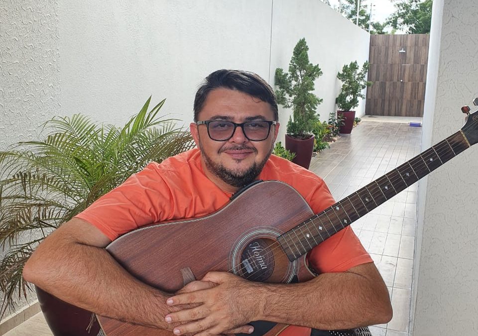 O talento em ascensão do compositor iguatuense Kleylton Bandeira