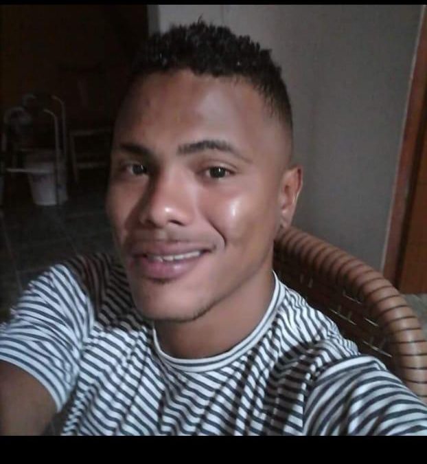 Jovem é assassinado na frente de esposa grávida em Iguatu