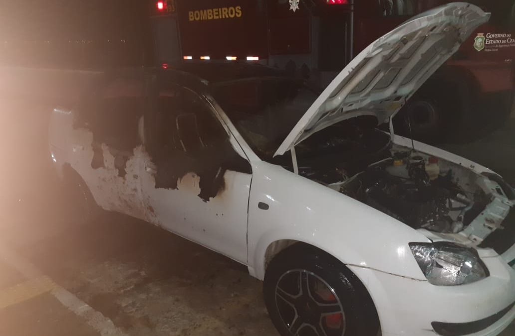 Carro de vítima de tentativa de homicídio é incendiado em Iguatu