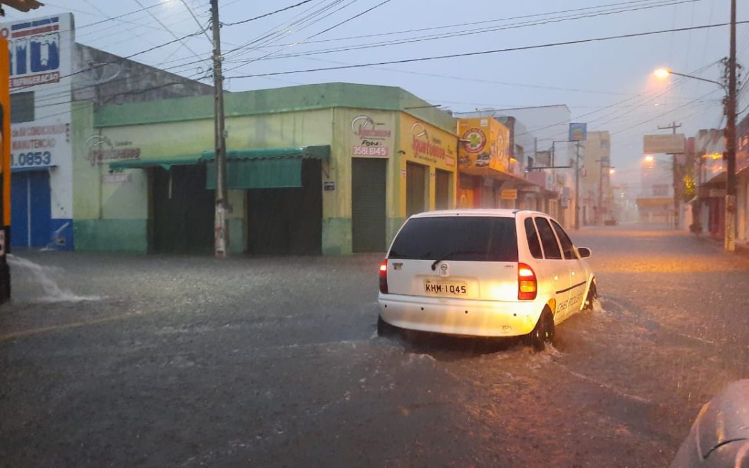 Chuvas em Iguatu evidenciam problemas de alagamentos recorrentes