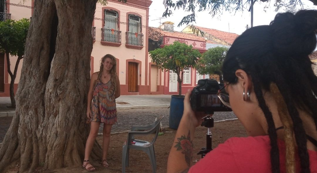 “Sertão Delas” registra cotidiano de mulheres artistas do interior do Ceará