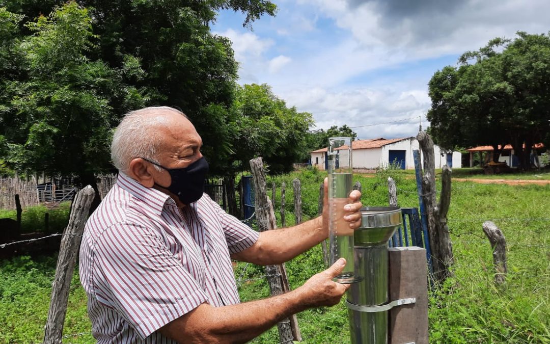 Família mantém tradição de anotar registros da chuva há mais de 40 anos