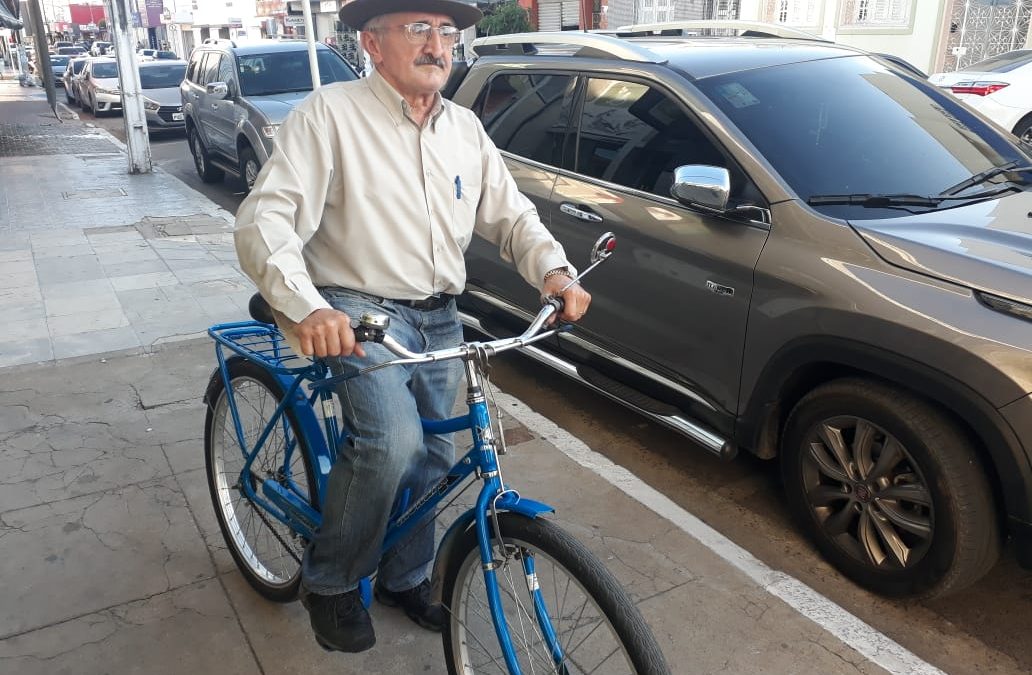 Nelson e sua bicicleta