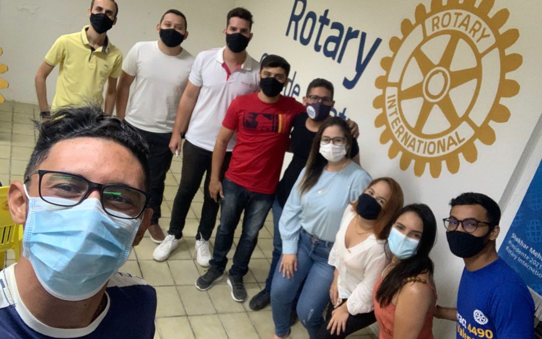 Rotaract promove aulões solidários para pré-universitários