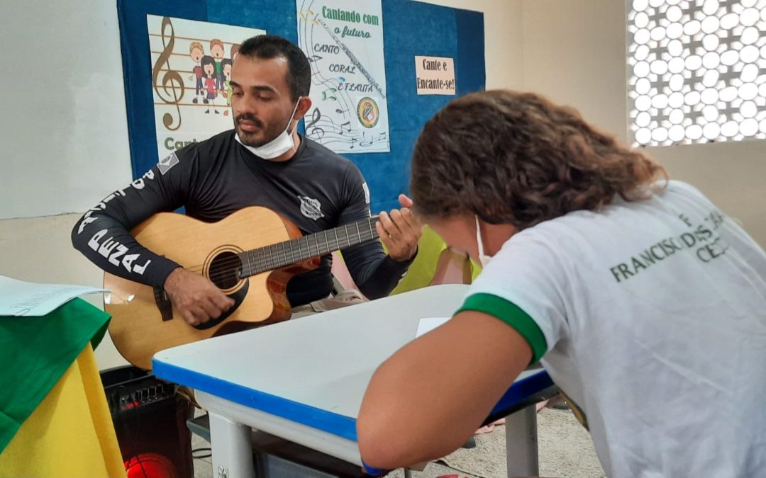 Policial Penal incentiva estudantes à iniciação musical