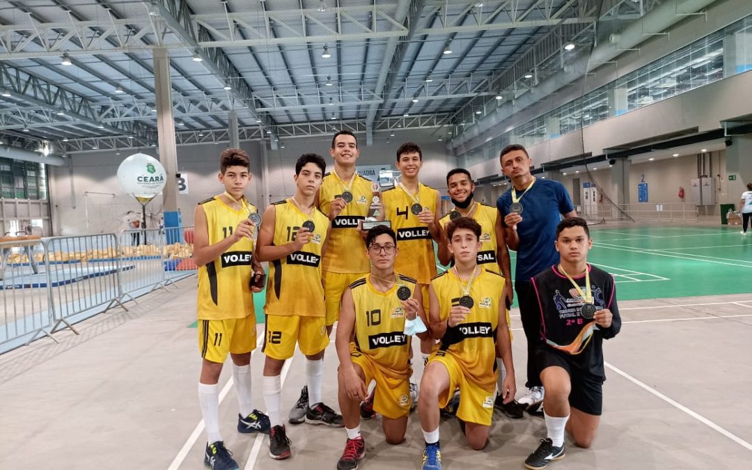 Equipe de vôlei de Iguatu brilha nos Jogos Escolares do Ceará