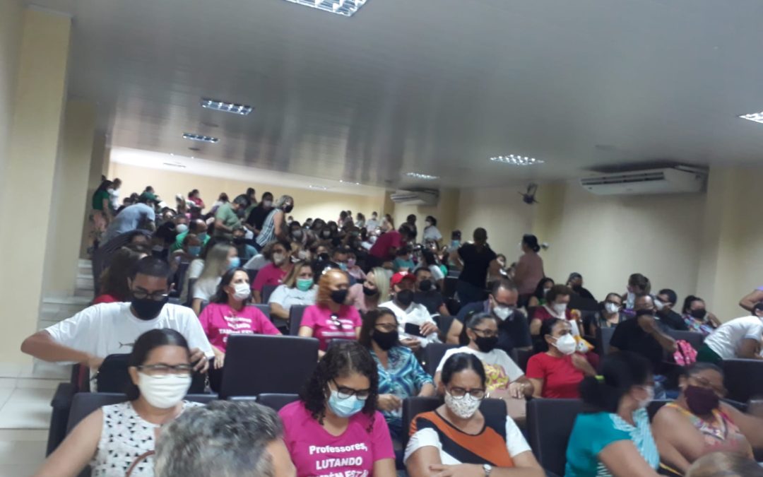 Professores municipais decretam estado de greve