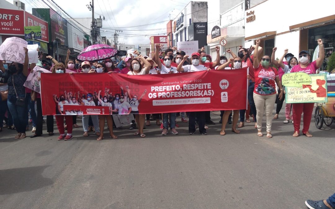 Professores de Iguatu paralisam atividades por reajuste do piso