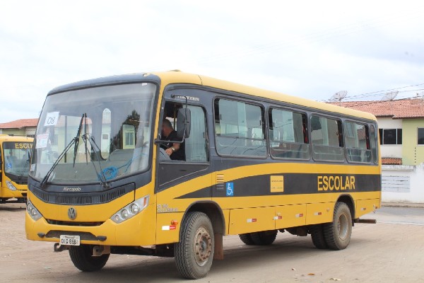 Transporte escolar municipal gera novas reclamações de pais na zona rural