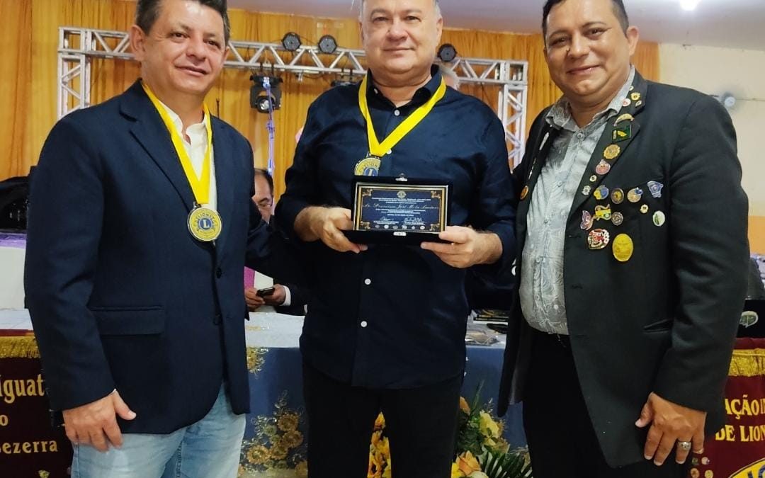 Presidente da CDL recebe medalha e comenda em Convenção do Lions