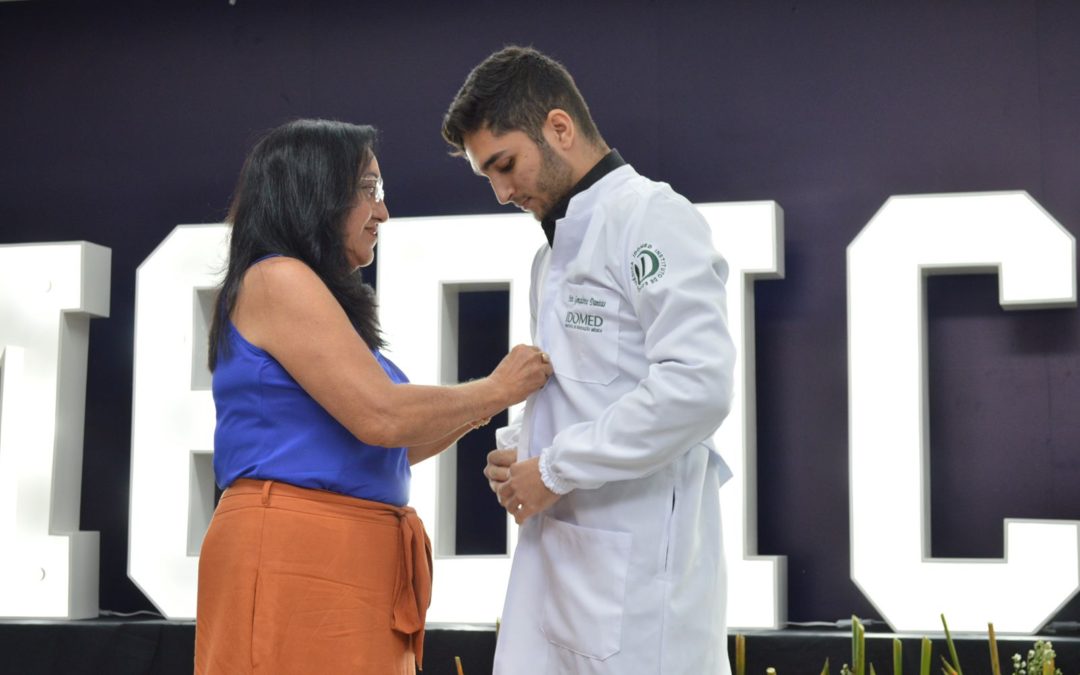 Idomed Iguatu promove cerimônia do jaleco para acadêmicos de medicina da unidade