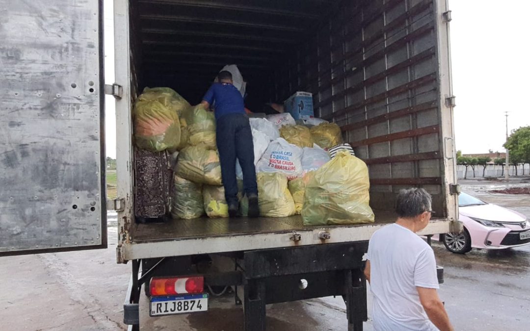 Voluntários levam esperança a atingidos pela chuva em Pernambuco