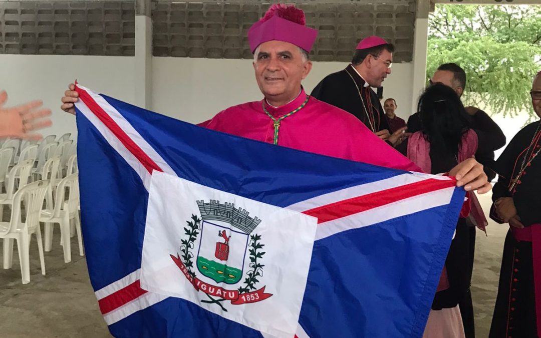 Monsenhor Geraldo Freire Soares é ordenado bispo em cerimônia eucarística em Sertânia-PE