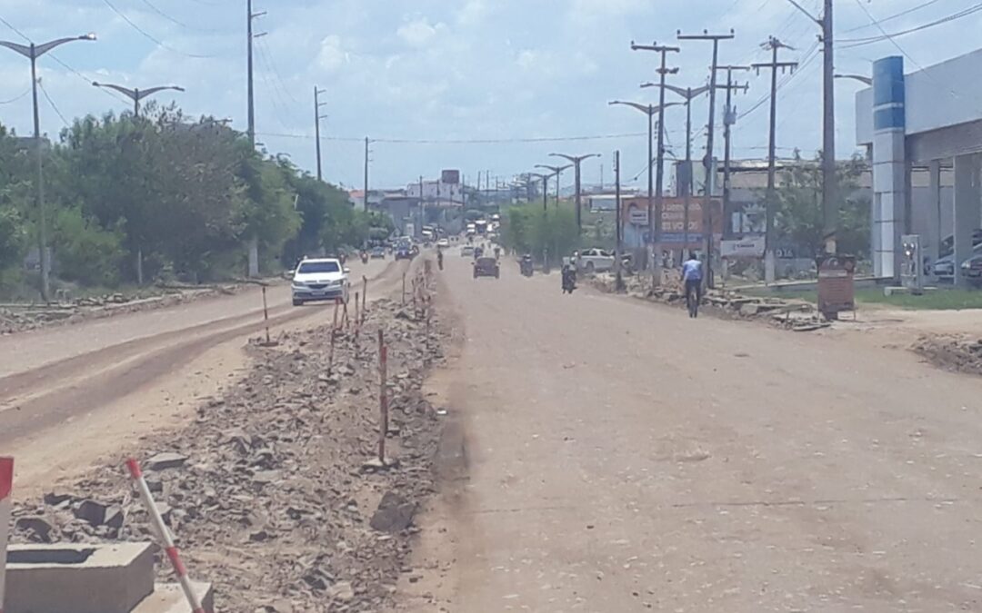 Comerciantes da Av. Perimetral reclamam prejuízos e pedem conclusão das obras