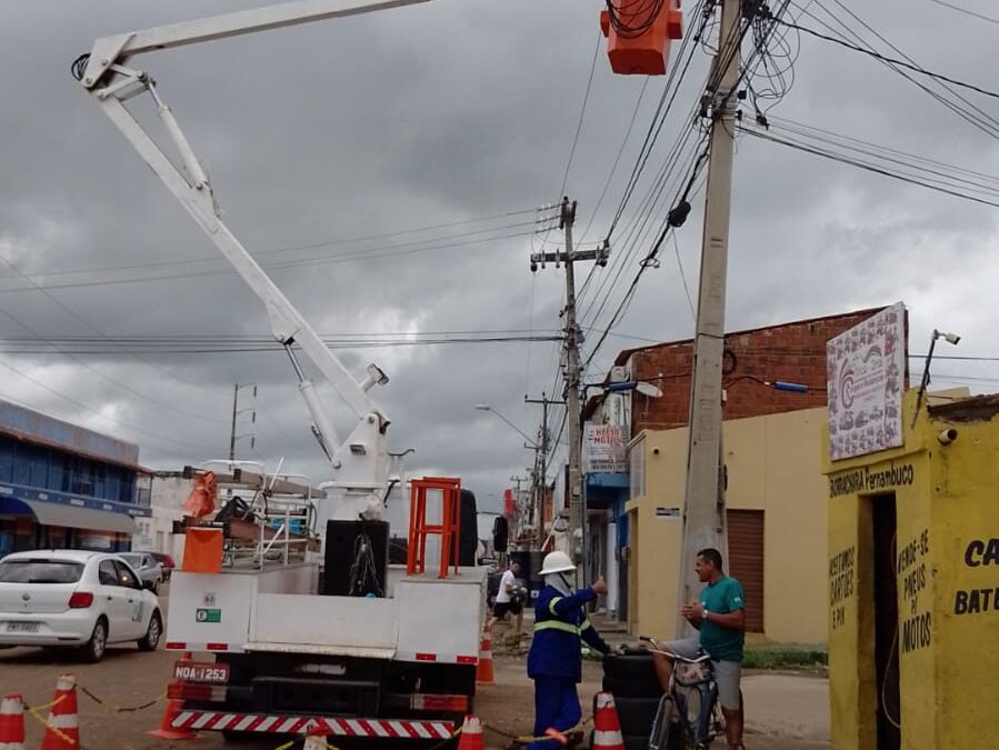 Parceria entre construtora Teixeira e CDL viabiliza luminárias na Perimetral