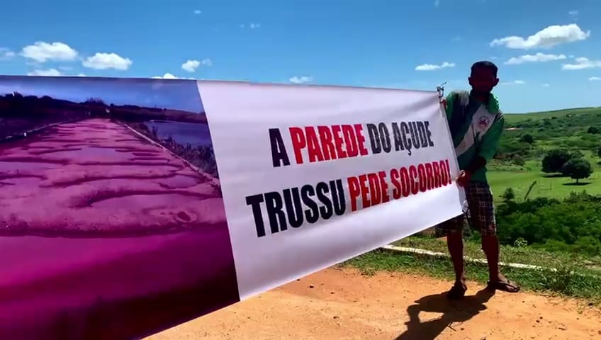 Moradores cobram conserto da parede do açude Trussu