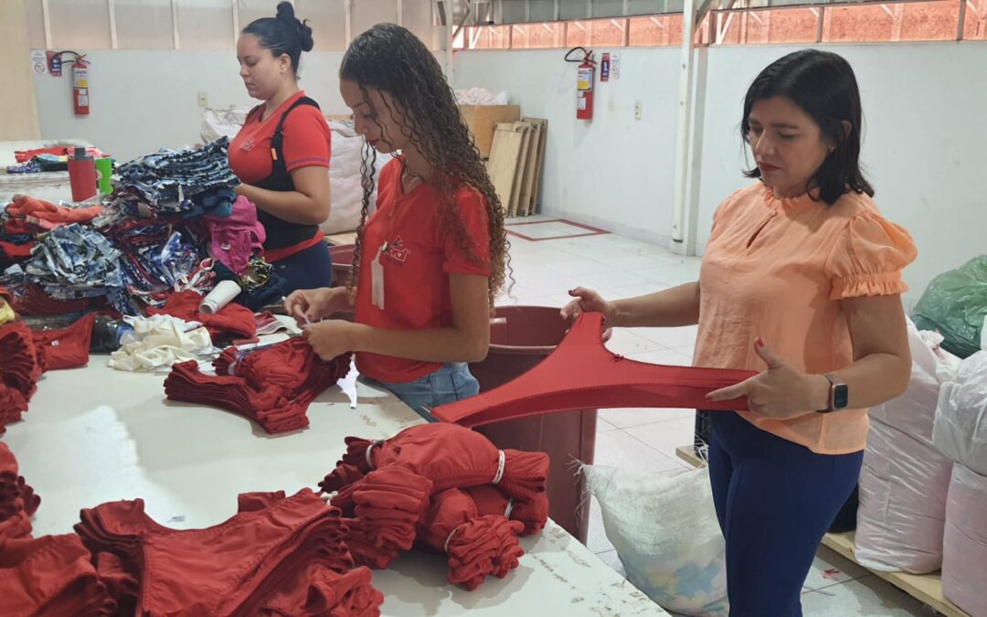 Fábrica de confecção de roupas emprega 98% mão de obra de mulheres