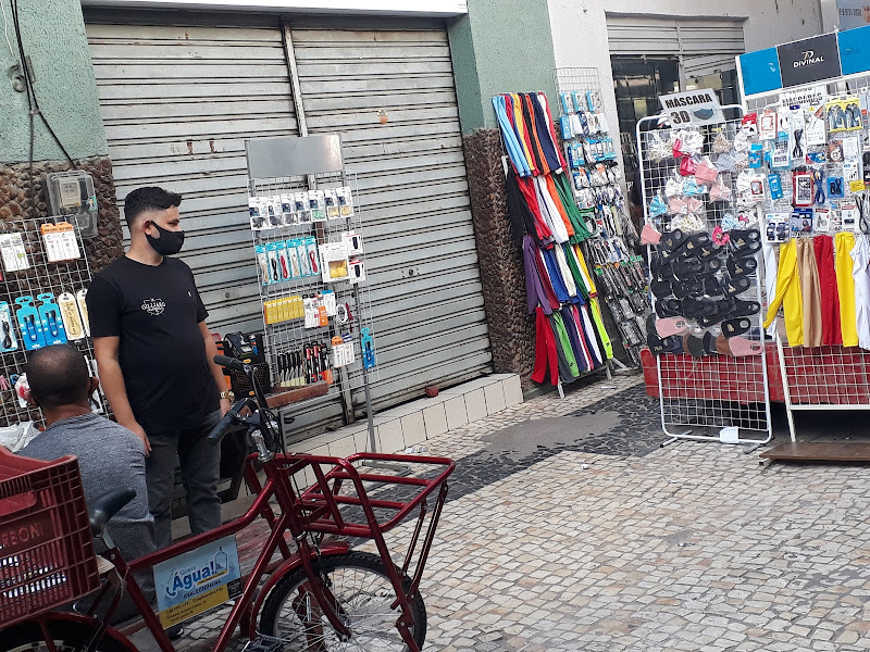 Lojistas denunciam invasão dos espaços públicos