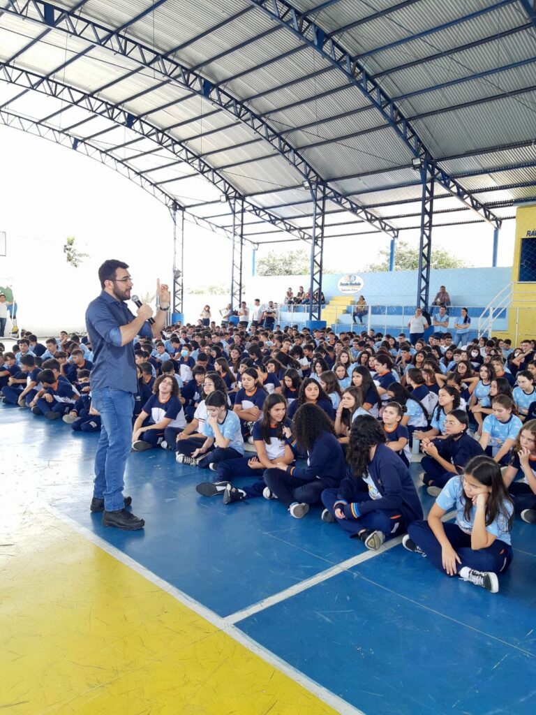 Polícia Civil da 4ªDPRI conectada com professores para conversar sobre  ambiente virtual escolar - Polícia Civil RS