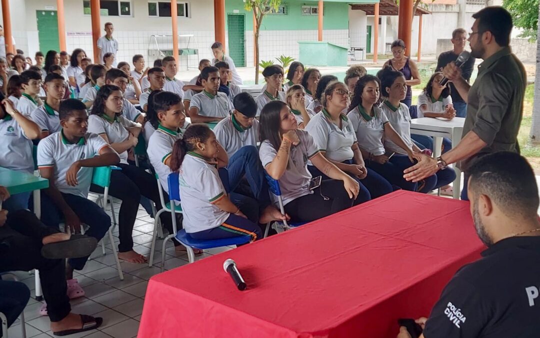 Polícia Civil visita escolas com ações preventivas contra atos violentos