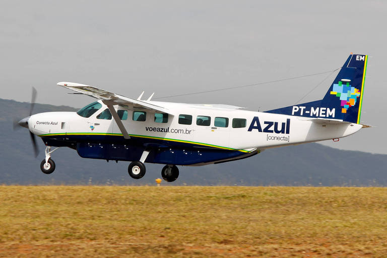 Atraso de voos da Azul Linhas Aéreas causa constrangimento e reclamações de passageiros