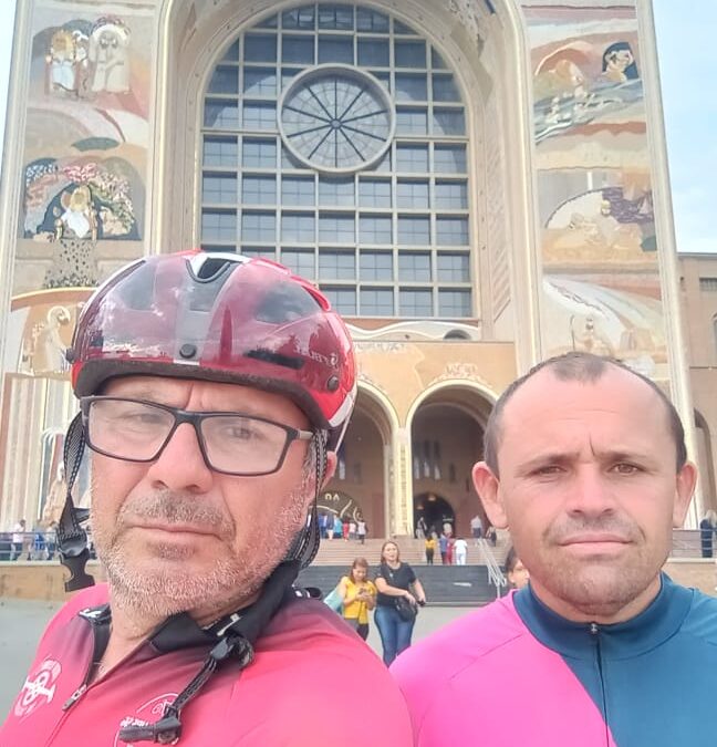 Depois de 20 dias, ciclistas iguatuenses concluem viagem a Aparecida do Norte