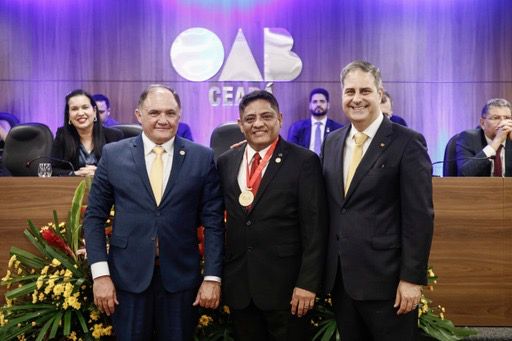 OAB-CE homenageia iguatuenses com ‘Medalha de Advogado Padrão’