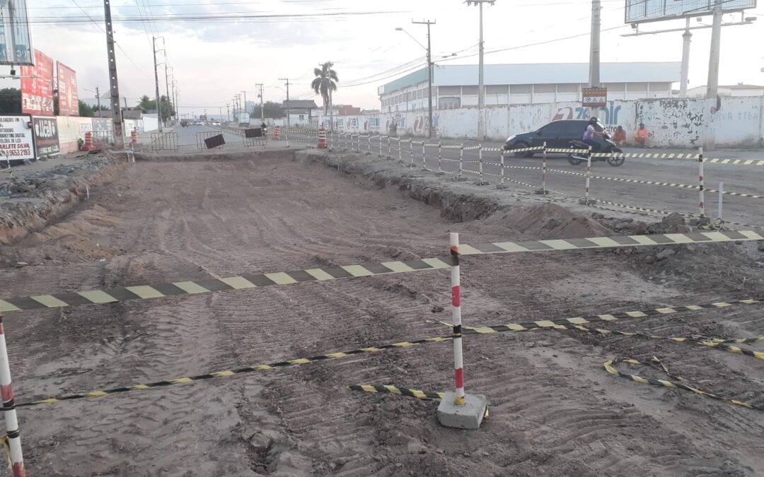 Obra da Avenida Perimetral passa por nova fase com cratera aberta