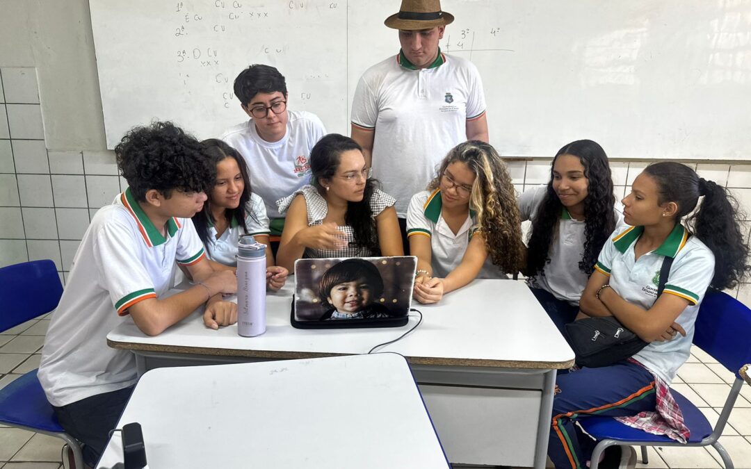 Alunos do ensino médio pesquisam gravidez na adolescência e os impactos na vida escolar