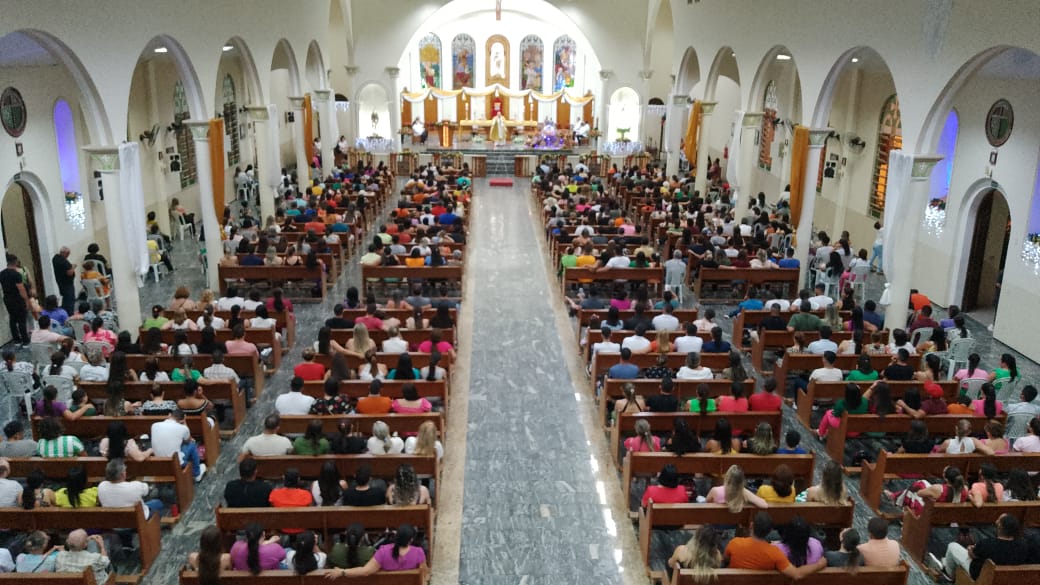 Primeira Missa da Saúde com bênção do Santíssimo lota catedral de São José