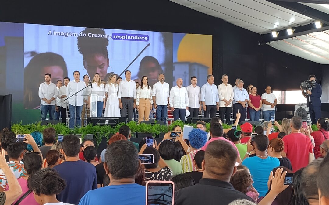 Presidente Lula entrega apartamentos do Minha Casa Minha Vida em Fortaleza e ônibus escolares para municípios do interior cearense